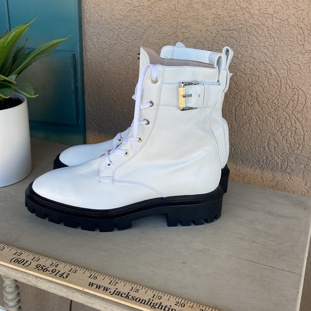 Stuart Weizman White Ultra Lug Buckle Combat Lace up Boots. 9B - Picture 4 of 11